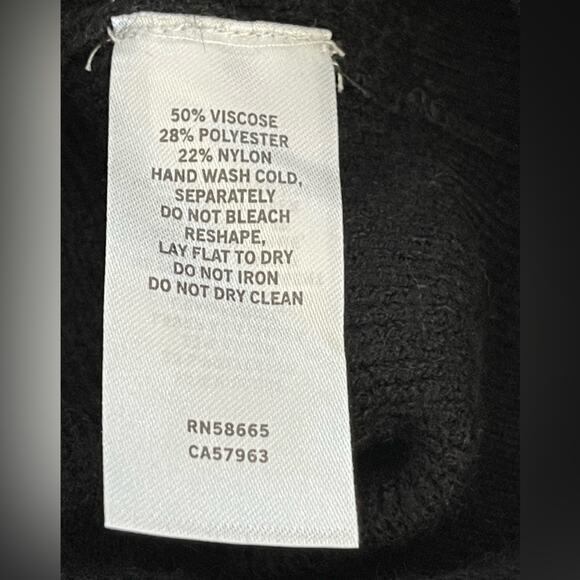 New ~ HALOGEN ~ Sparkle Sequin Sweater XS VISCOSE SOFT OVERSIZED - Picture 3 of 6